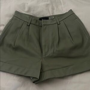 Alice + Olivia Women's leather Green Short size 2